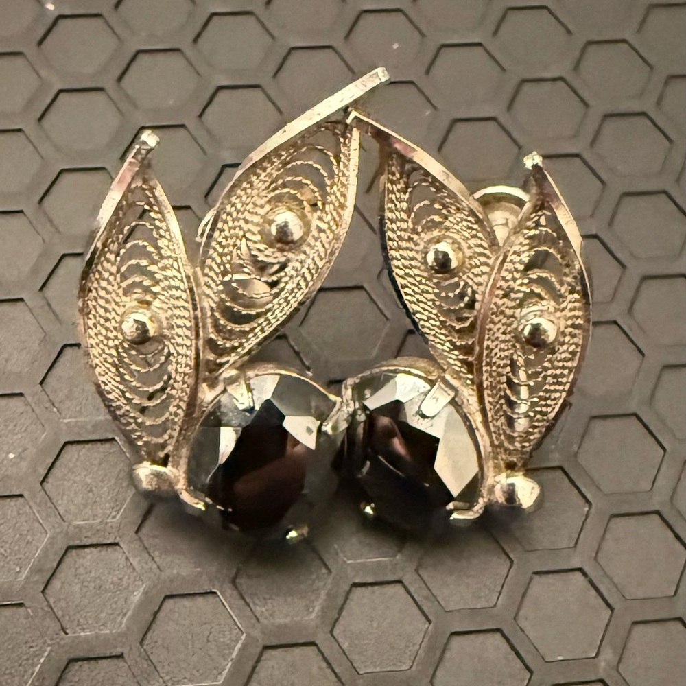 Vintage Sorrento Sterling, Black Stones Filigree Screw Back Earrings. 5.35g